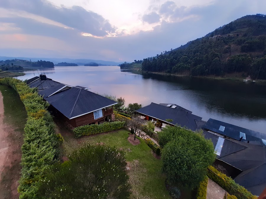 Lake Bunyonyi Rock Resort