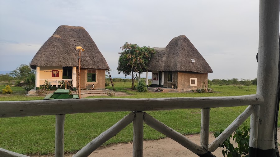 Kasenyi Lake Retreat Lodge & Campsite