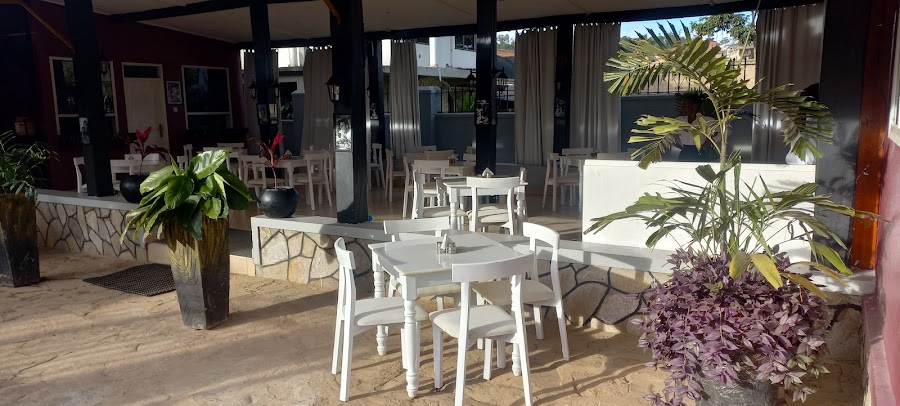 Azzurro Apero Caffe - Entebbe Kitooro