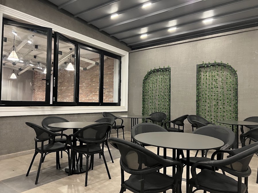 Numba Cafe & Boutique Hotel by Arcadia Lodges