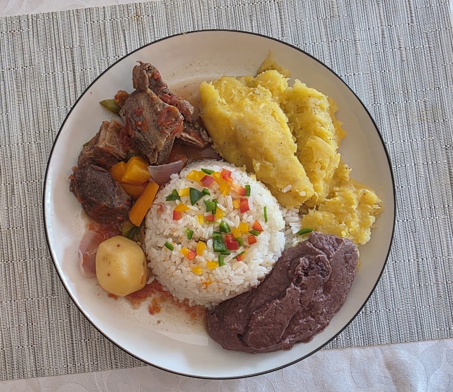 Navidad Restaurant and Bar