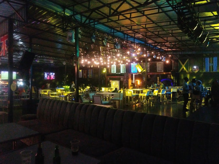Le Reve bar and lounge