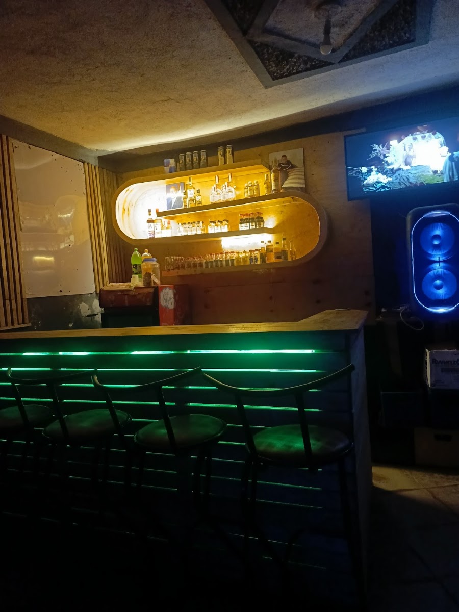Diana's Bar Tororo