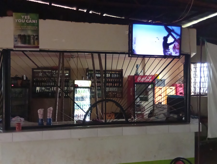 La'Woods Cafe
