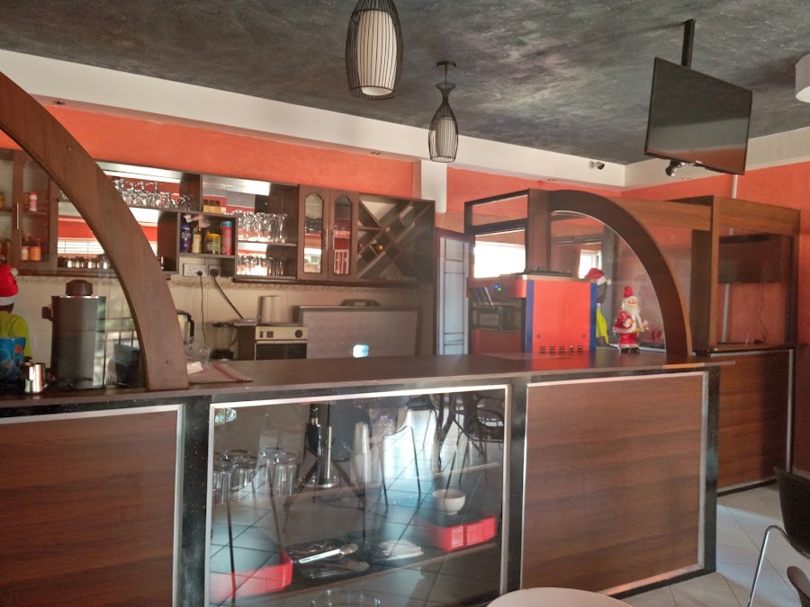 Jenis' Fast Food Restaurant Gulu